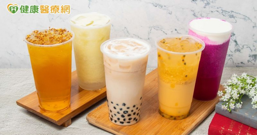 工作紓壓靠滿料手搖飲　體重卻悄悄失控