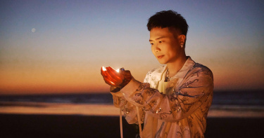 蕭秉治因擔任五月天開場嘉賓，得到在西安開唱的機會。（圖／相信音樂提供）