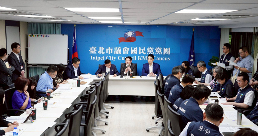 蔣萬安赴臺北市議會國民黨團，向黨團議員說明市府本會期的重大法案、議案及預算編列狀況。（圖／取自台北市政府網站）