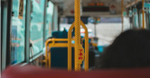 有網友遇到公車司機突然將車輛停下去買午餐，結果車上乘客也跟著下車買，讓他覺得很有趣。圖僅示意，與本文無關。（示意圖／unsplash）