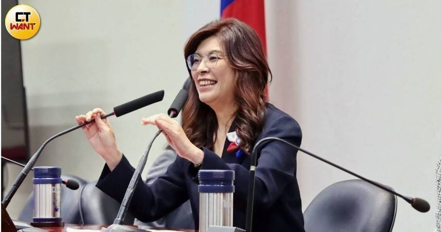 國民黨主席鄭麗文出席2026創新論壇，預告近期提出AI政策白皮書，盼整合公私部門資源、推動產業全面升級，打造台灣下一代「護國神山群」。（圖／周志龍攝）