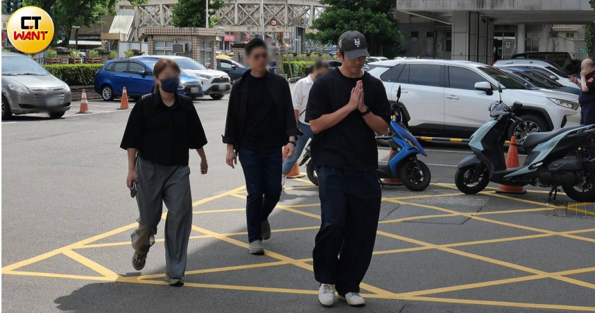 家底雄厚1／修杰楷閃兵蒸發數千萬　搭豪車進「敦南名人巷」億級豪宅