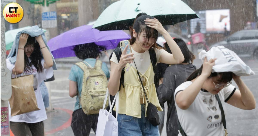 下週全台天氣不穩，水氣增加。（圖／黃耀徵攝）