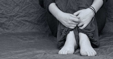 桃園妹澡洗太久!女友暴怒開扁「1天狂毆4次」 她被打到橫紋肌溶解慘死
