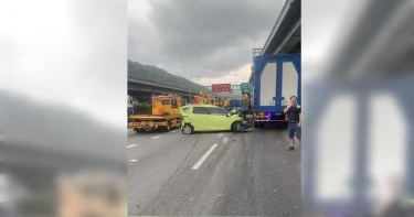 騎士誤上國道9車連環撞 車流從泰山回堵到林口