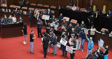 2020十大立委民調揭曉 「打趴藍綠」第一名是他