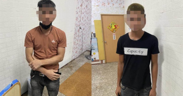 日前龍井區發生27歲陳姓女騎士慘遭逃逸移工駕駛休旅車闖紅燈後撞成重傷昏迷，車上6人棄車逃跑，包含駕駛在內的4名移工當天隨即落網，警方昨天下午再將逃到彰化芳苑鄉藏匿的另2人逮回。（圖／警方提供）