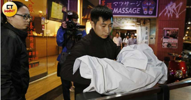 2歲兒肚餓吵鬧被母和舅關廁所3天慘死 逃亡狠舅落網起訴