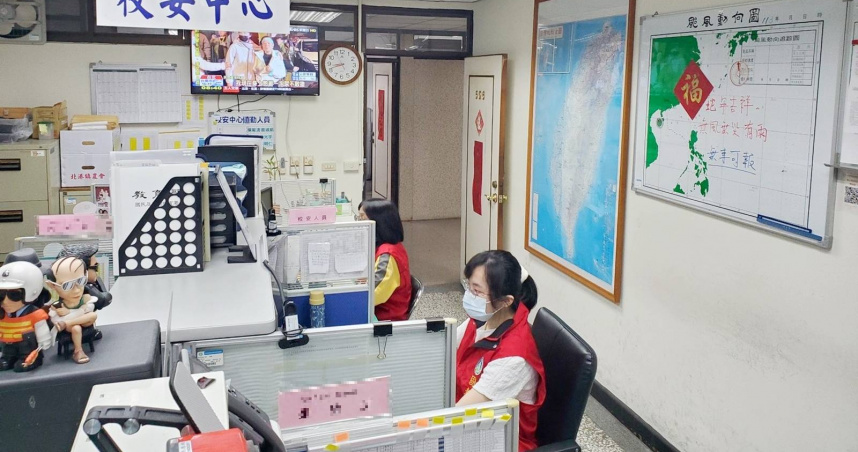 軍訓教官於2013年逐步退出校園，取而代之的校安人員就是教育部所聘請的「學務創新人力」，各校教官室也逐漸改為校安中心。（圖／報系資料照）