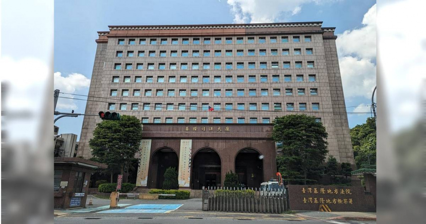 新北市金山區吳姓女子因為不堪長期照護有思覺失調症兒子，涉嫌加工燒炭殺害兒子，案發後經檢警調查，日前遭地檢署檢察官提起公訴。（張志康攝）