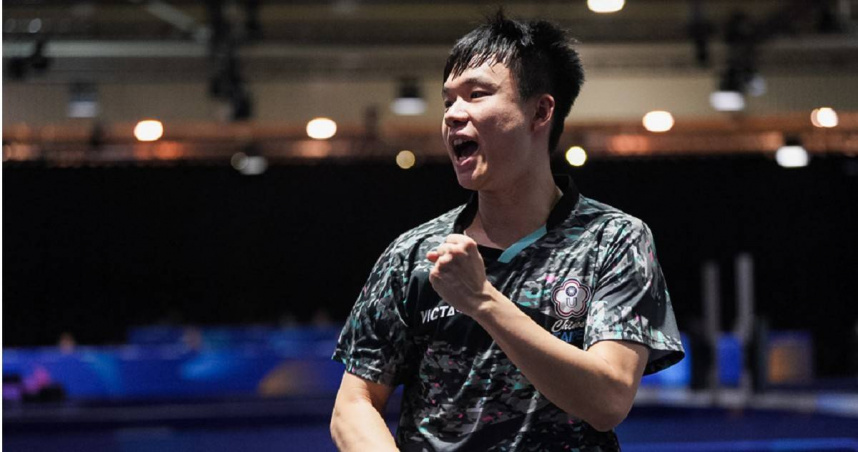 馮翊新在2025世大運桌球男團金牌戰發揮出色，幫助中華隊摘下隊史首金。（圖／大專體總提供）