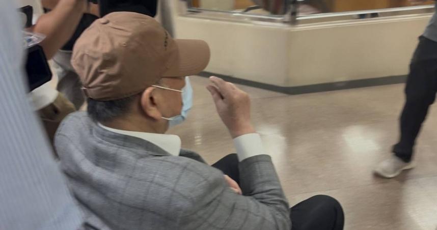 台北地院今審理柯文哲政治獻金案，將堤解柯文哲、沈慶京，以及傳喚邱佩琳和謝明珠。（圖／翁靖祐攝）