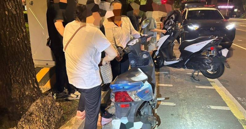 新北男子感冒服藥後精神不濟，凌晨開車買麥當勞連撞6車。（圖／翻攝畫面）