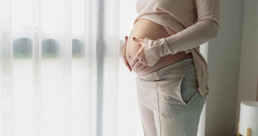 模考題目「我媽是代理孕母」引熱議。（示意圖／報系資料照）