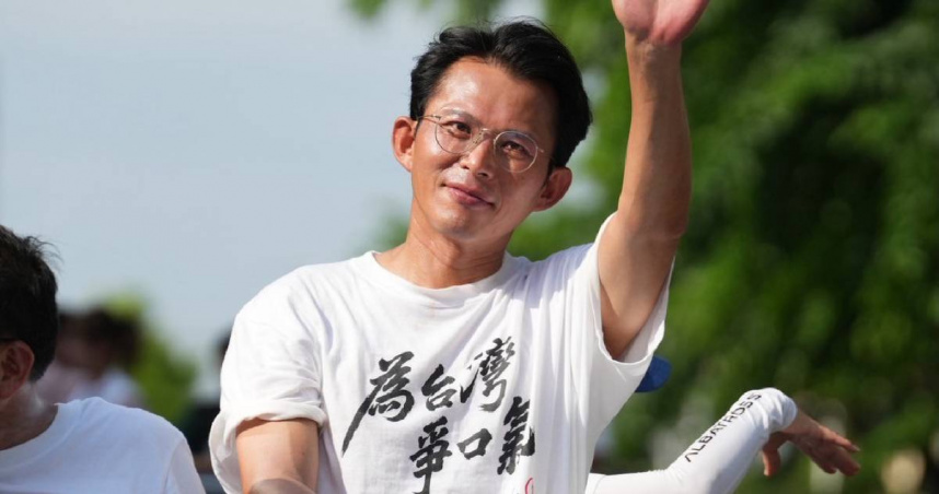 黃國昌涉嫌雇用狗仔跟拍政壇人物。（圖／民眾黨臉書）