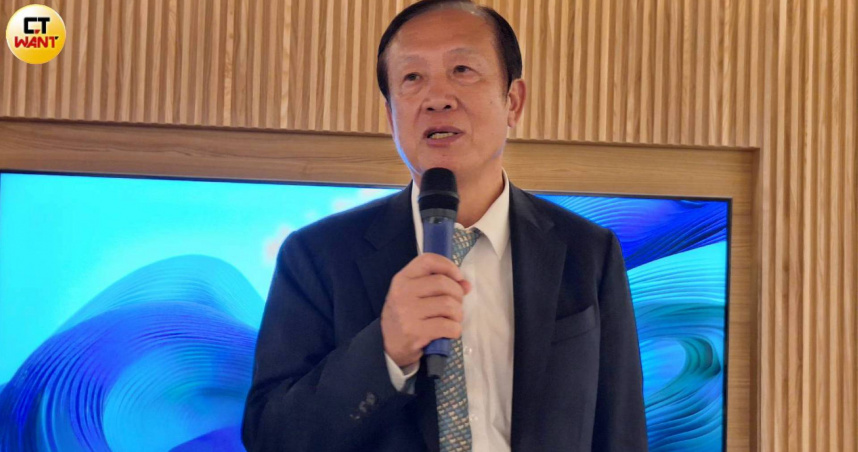 聽聞新壽要求140億元解約金，賴正鎰向新壽喊話，「新壽要為了台灣發展，有賺就好！」（圖／林榮芳攝）