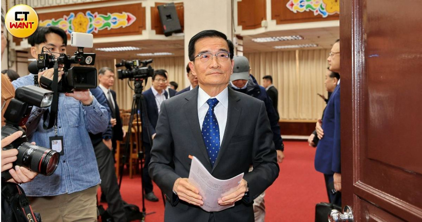 中共解放軍對台軍演期間，海委會高官舉辦餐敘引發爭議，海委會副主委張忠龍澄清，強調相關行程屬公務安排。（圖／周志龍攝）