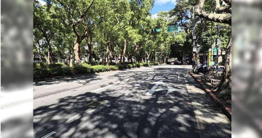 北市大安區敦化南路與安和路口25日上午發生機車碰撞事故，造成2人受傷送醫。（圖／翻攝畫面）