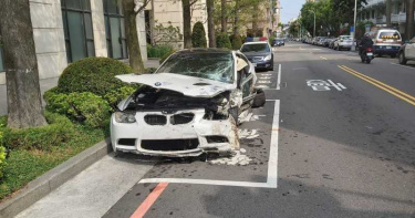 小屁孩開BMW狂飆 車速如電影「玩命關頭」衝撞機車