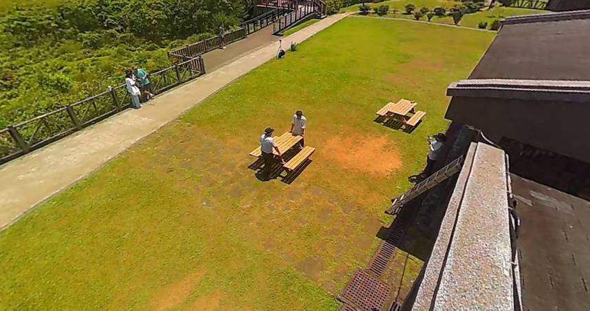 擎天崗「四腳獸」事件涉案男女均到案。（圖／翻攝陽明山國家公園管理處INFO）