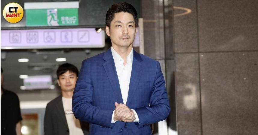 台北市長蔣萬安接連出席客家後援會及大同區後援會成立大會，宣告選戰正式進入衝刺階段，並向支持者喊話最後70天全力催票。（圖／方萬民攝）