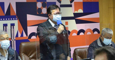 鄭文燦爆料國產疫苗六月有機會打得到 爭取專責醫院醫護首波施打