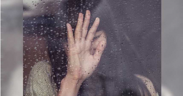 遭男友嫌「不是處女」還逼拍裸照!北大女服藥自殺:我是垃圾