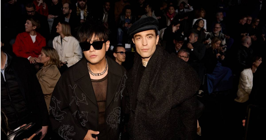 周杰倫與好萊塢男星Robert Pattinson合影。（圖／杰威爾音樂提供）