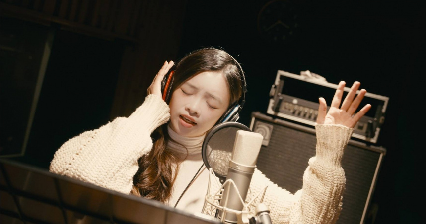 曲曲推出單曲〈一步之差〉。（圖／曲曲提供）