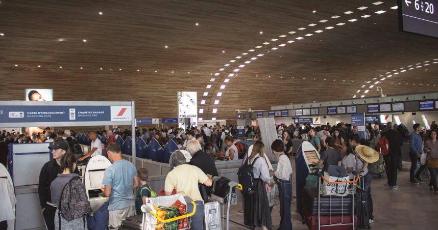 專家提醒出國不要心存僥倖，最好先買好旅平險。（示意圖／翻攝自pexels）