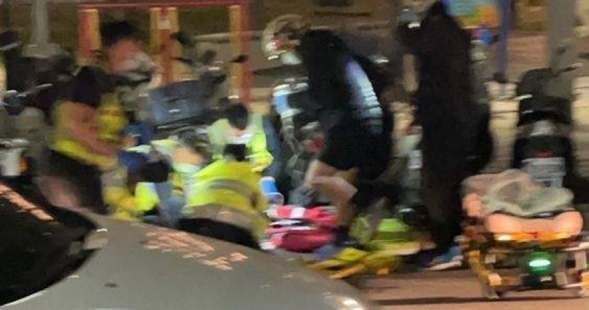 24歲男子搭電梯直上15樓，當街墜落不治。（圖／翻攝畫面）