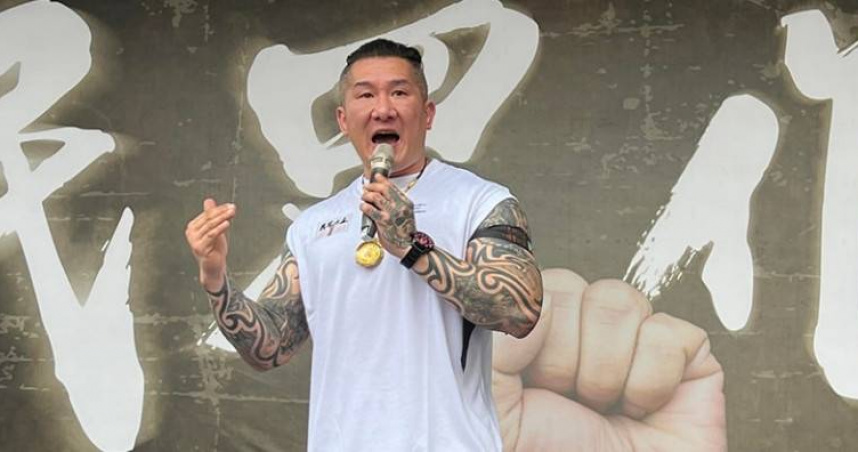 「館長」陳之漢前往中國旅遊，一舉一動引發關注。（圖／翻攝自飆捍臉書）