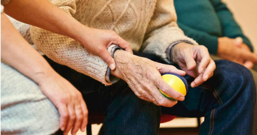 失智症會影響大腦的多項功能。（示意圖／翻攝Pexels）