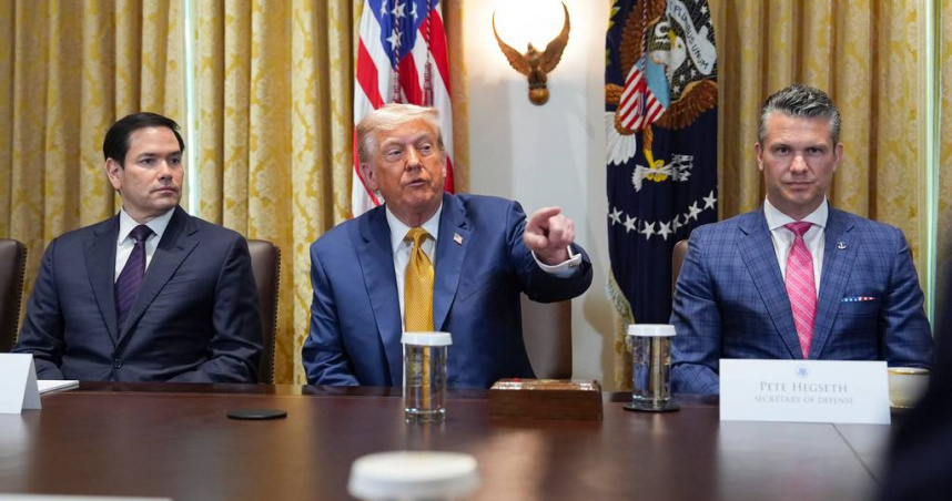 川普今日在白宮內閣會議上宣布，將對銅進口徵收50％關稅。（圖／美聯社／達志）