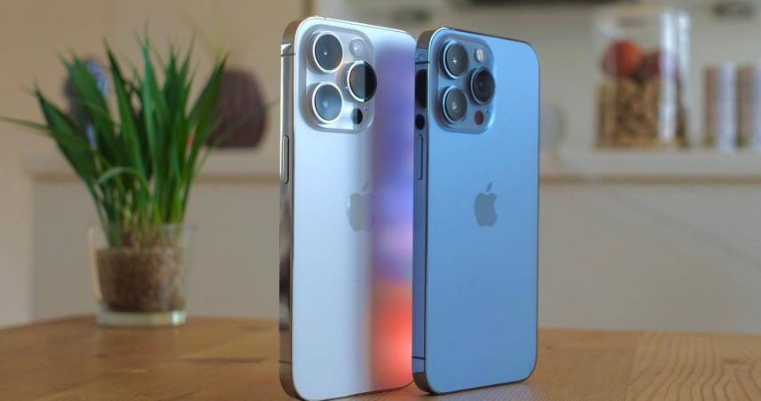 巴西一名20歲女子在長途巴士上突發不適身亡，急救人員在其身上發現以膠帶固定的26支iPhone手機。（示意圖／Pixabay）