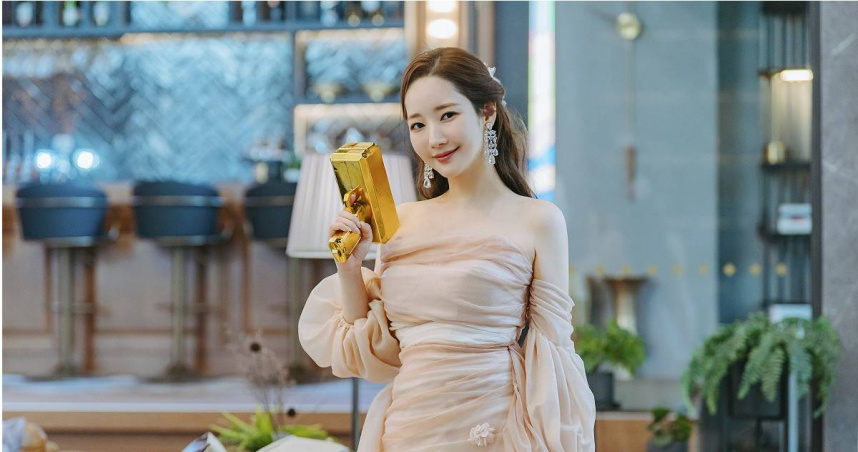 朴敏英在《行騙天下KR》詮釋詐騙集團首領。（圖／Hami Video提供）