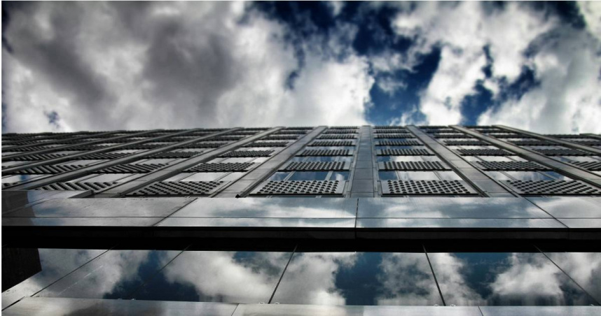 台中市北區今（22日）清晨驚傳墜樓悲劇。（示意圖／翻攝自pexels）