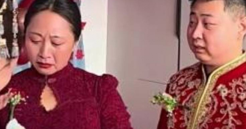 大陸一段拍攝自遼寧省婚禮現場的影片近日在網路上瘋傳。（圖／翻攝自微博）