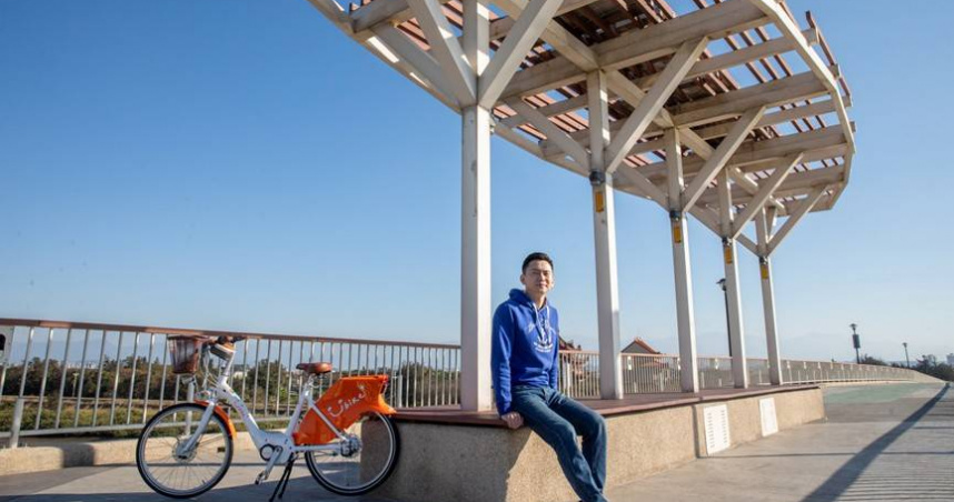 新竹縣竹北市長鄭朝方（圖）邀請各界24日去竹北文化公園飆舞。（圖／劉耿豪攝）