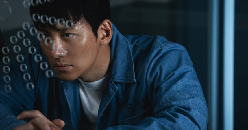 池昌旭主演《操控遊戲》開播以來熱度不斷。（圖／Disney+提供）