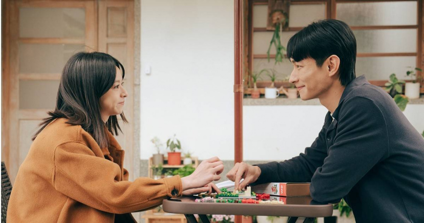 陳姸霏和黃河在《人生只租不賣》從歡喜冤家到互相陪伴。（圖／公視台語台）