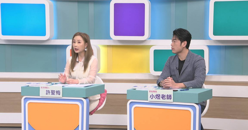 資深媒體人許聖梅（左）提到目前網路出現販售「愛因斯坦的腦子」的離譜現象。（圖／和展影視提供）