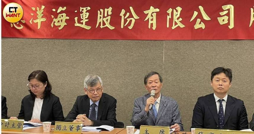 慧洋2026年前四月累積自結每股稅前盈餘2.09元，圖右二為慧洋-KY董事長藍俊昇。（圖／李蕙璇攝）