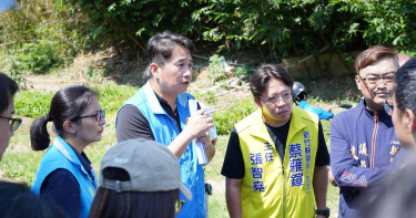 626豪雨鳳山溪支線淹水，縣府跨單位會勘研商應變。（圖片提供／新竹縣政府）