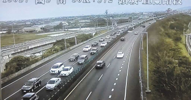 國道五號在大年初三湧現大量北返車潮，長長的車龍，相當壯觀。（圖／坪林交控中心提供）