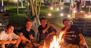 周杰倫不務正業 !揪不老男神、男團成員齊露營 昆凌好身材一覽無遺