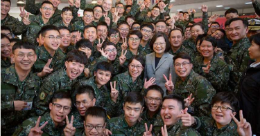 蔡英文視察國軍:最大的責任是提升軍人尊嚴
