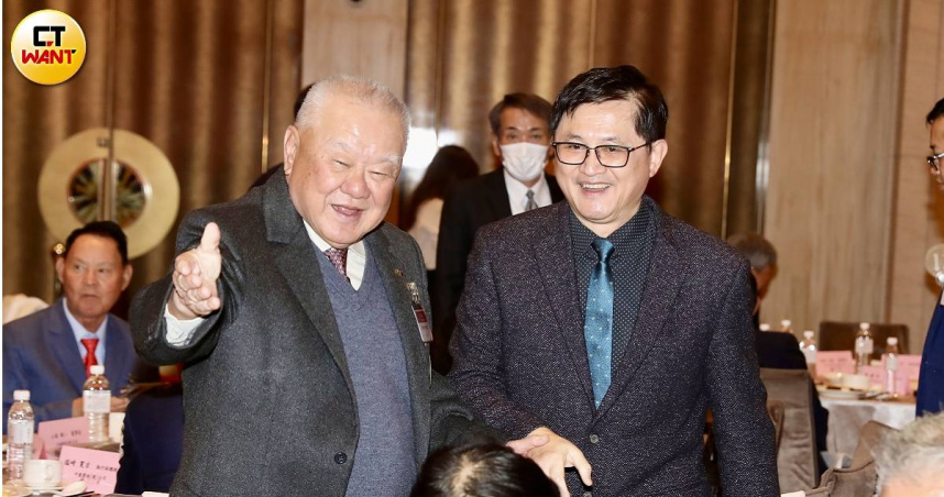 三三會理事長林伯豐與和碩董事長童子賢。（圖／方萬民攝）