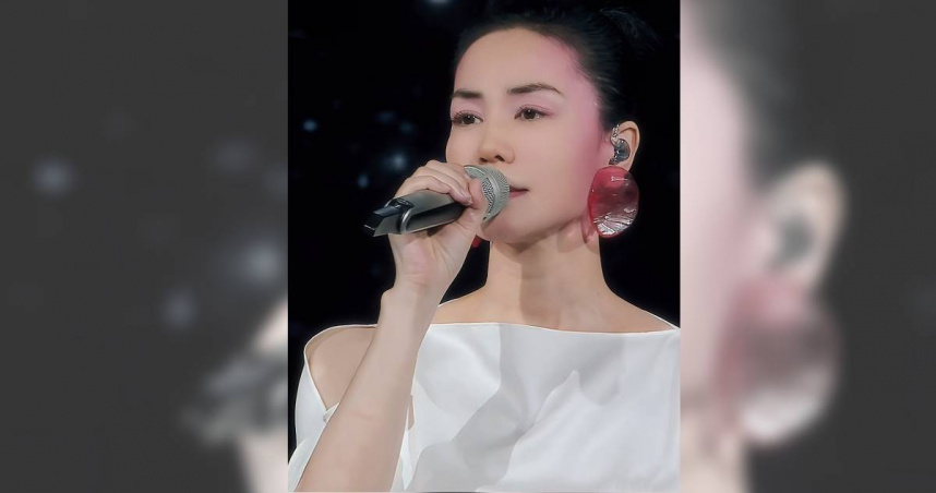 56歲的香港樂壇天后王菲，於1月28日在央視春晚舞台上，時隔七年再度獻聲。（圖／翻攝微博「SweetDou童站」）