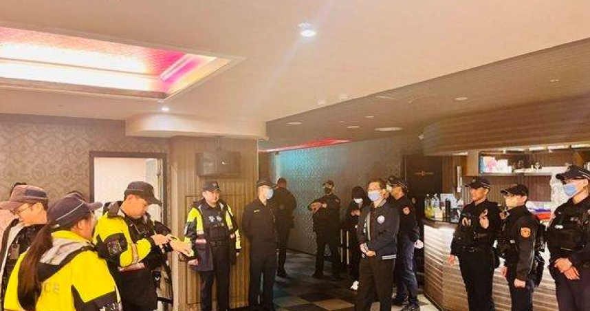 清明連假雷霆掃黑，警一攔查竟逮2名落跑移工。（圖／翻攝畫面）